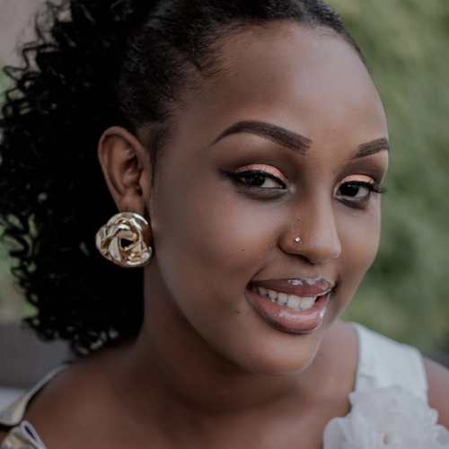 Foto von Stessy Millinthia