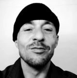 André
