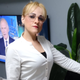 María